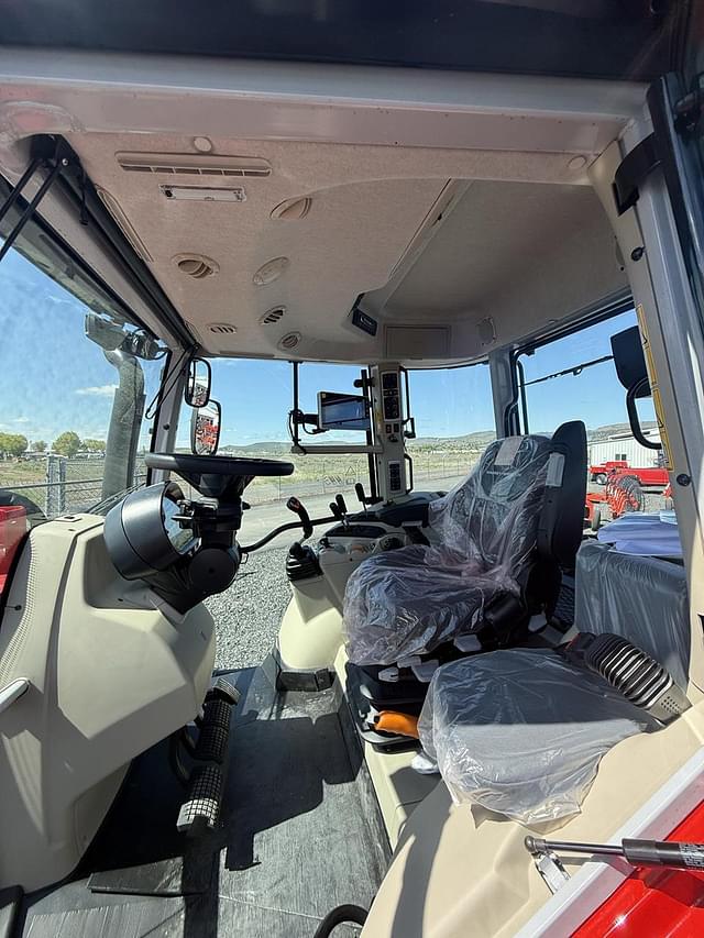 Image of Massey Ferguson 6S.155 equipment image 4