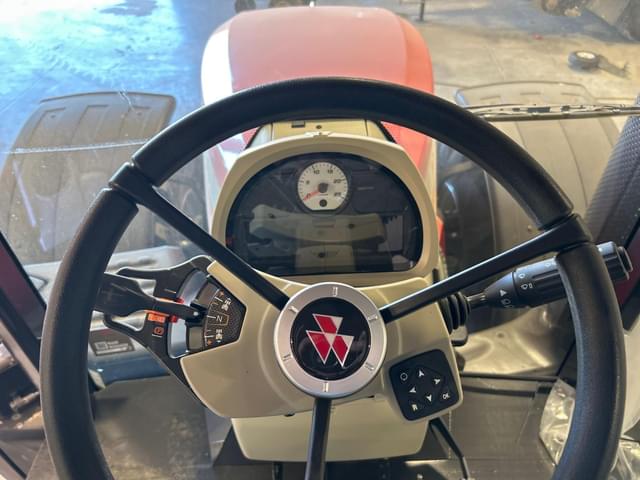 Image of Massey Ferguson 8735S equipment image 4