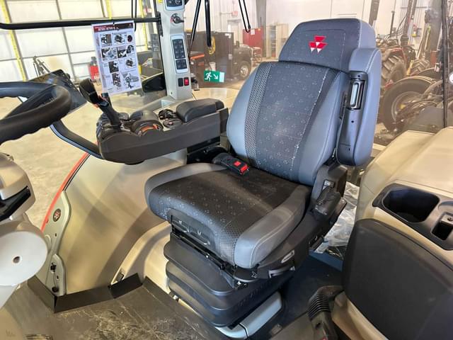 Image of Massey Ferguson 8735S equipment image 3