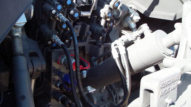 Image of Massey Ferguson 8S.305 equipment image 2