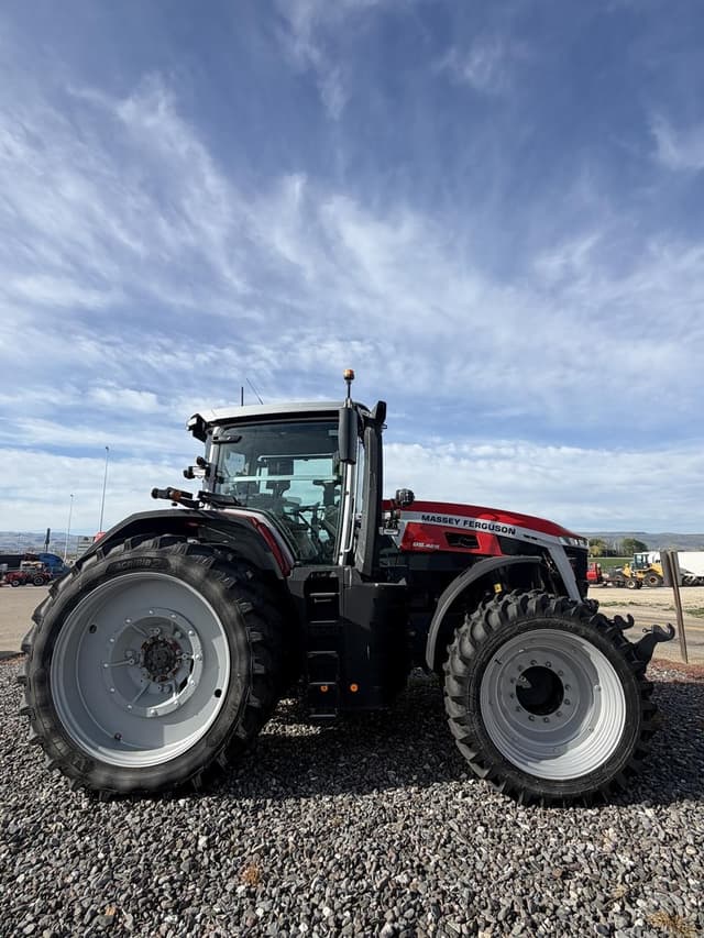 Image of Massey Ferguson 9S.425 equipment image 4