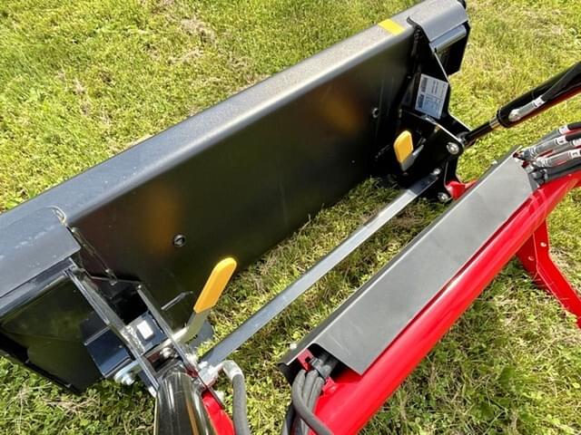 Image of Massey Ferguson FL1805 equipment image 4