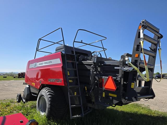 Image of Massey Ferguson LB2233 equipment image 4