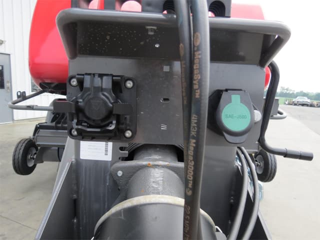 Image of Massey Ferguson LB2233 equipment image 3