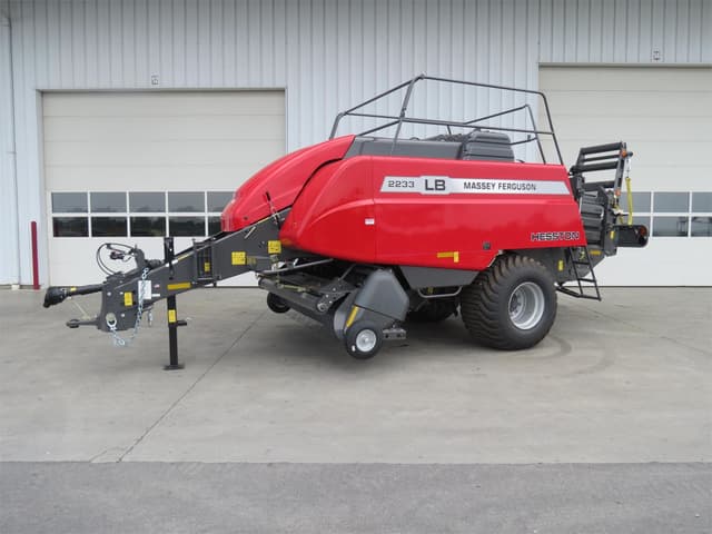 Image of Massey Ferguson LB2233 equipment image 4