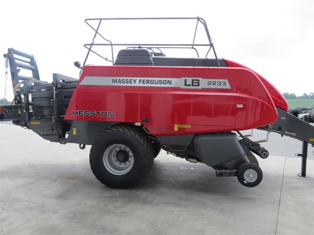 Image of Massey Ferguson LB2233 equipment image 1