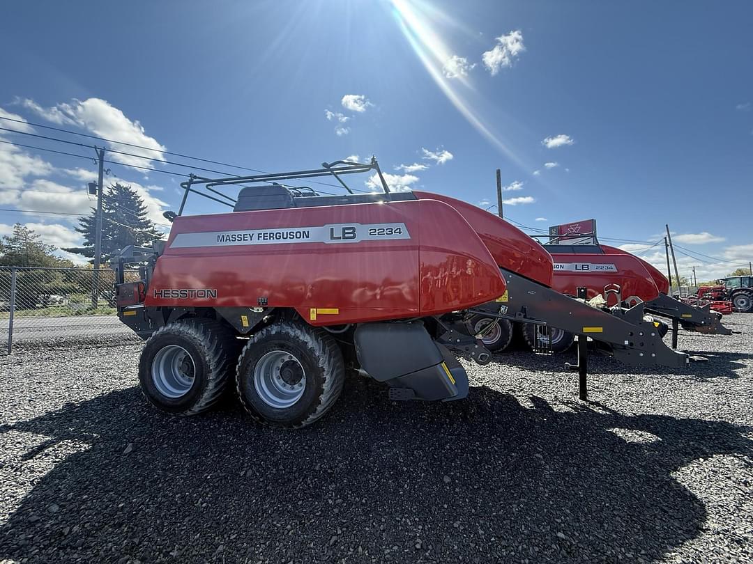 Image of Massey Ferguson LB2234 Primary image
