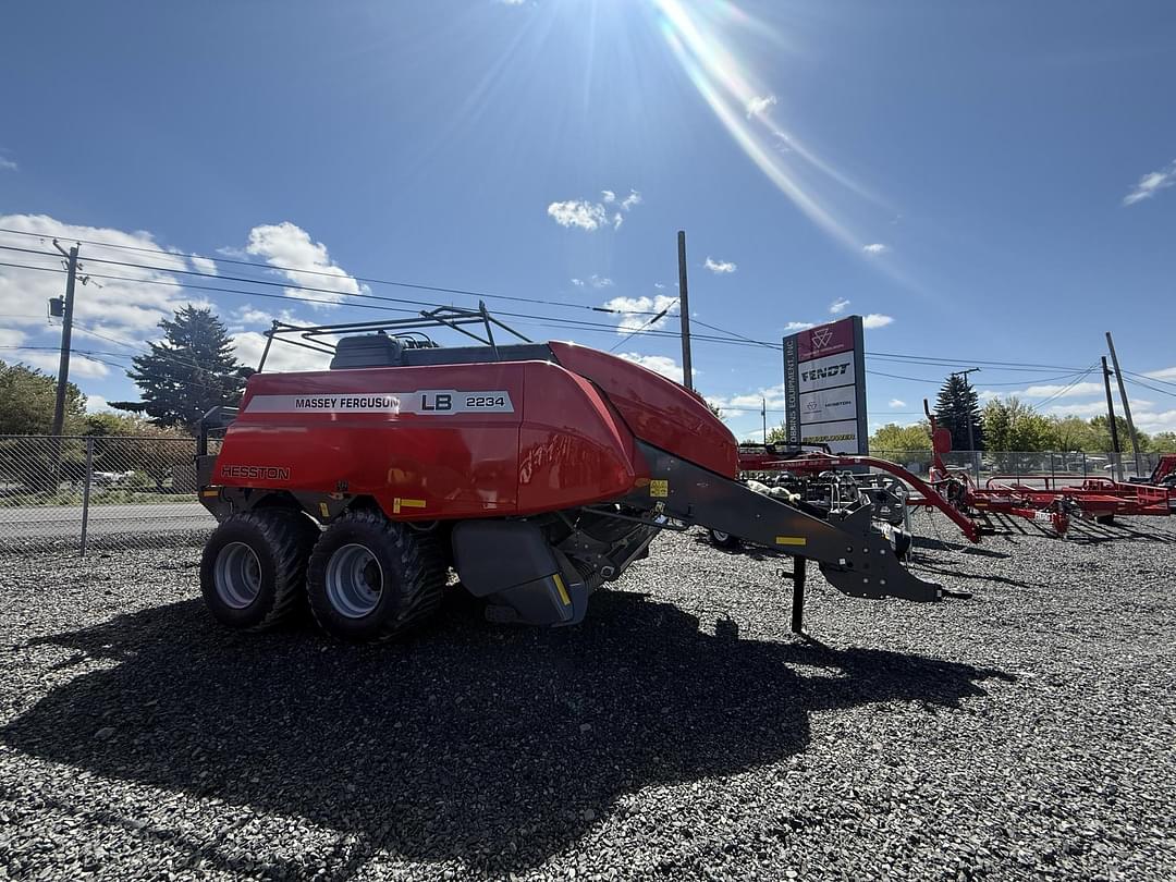 Image of Massey Ferguson LB2234 Primary image