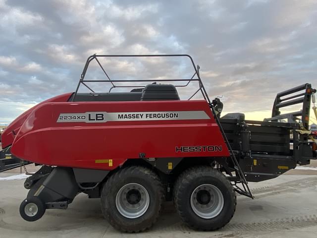 Image of Massey Ferguson LB2234XD equipment image 1