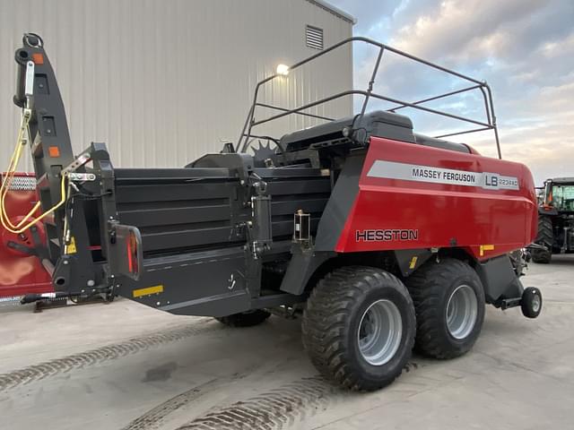 Image of Massey Ferguson LB2234XD equipment image 4