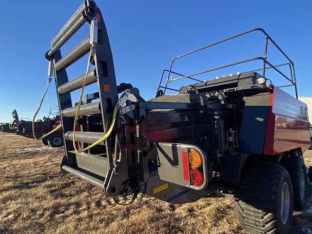 Image of Massey Ferguson LB2234XD equipment image 4