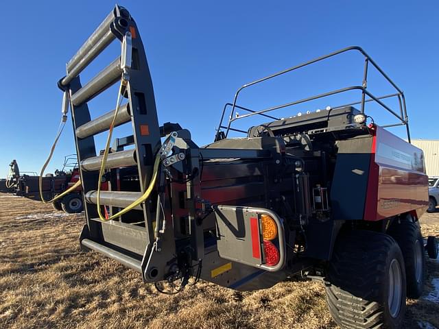 Image of Massey Ferguson LB2234XD equipment image 3