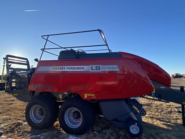 Image of Massey Ferguson LB2234XD equipment image 1