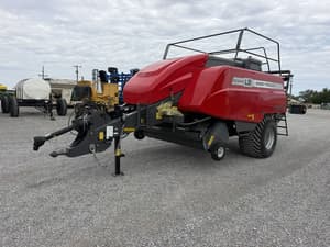 2025 Massey Ferguson LB2234XD Image