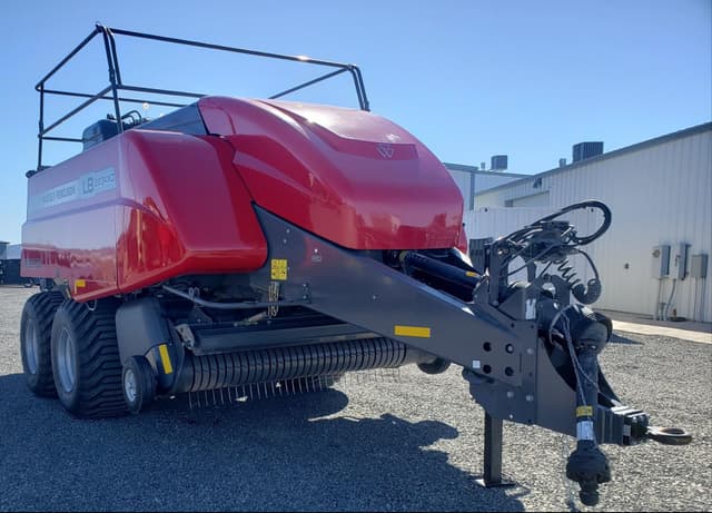 Image of Massey Ferguson LB2234XD equipment image 4