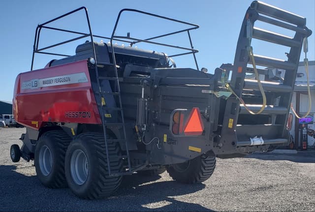 Image of Massey Ferguson LB2234XD equipment image 1