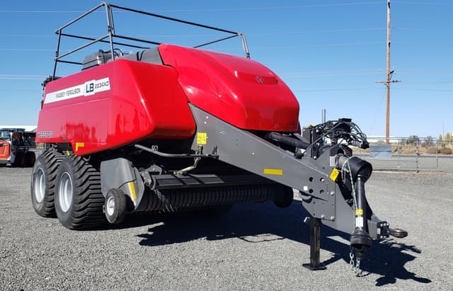 Image of Massey Ferguson LB2234XD equipment image 3