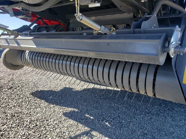 Image of Massey Ferguson LB2234XD equipment image 4