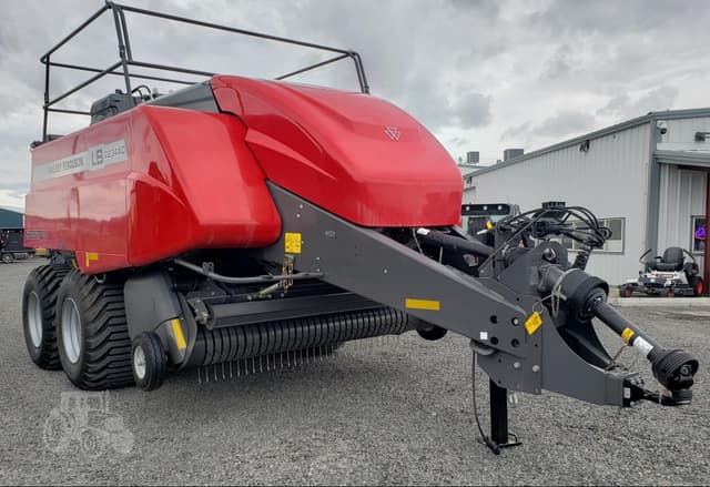 Image of Massey Ferguson LB2234XD equipment image 4