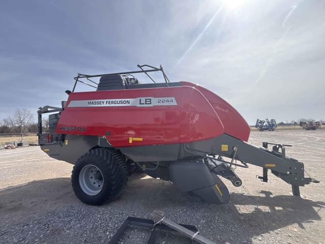 Image of Massey Ferguson LB2244 equipment image 1