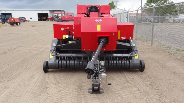 Image of Massey Ferguson 1840 equipment image 1