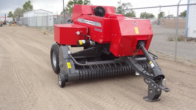 Image of Massey Ferguson 1840 equipment image 2