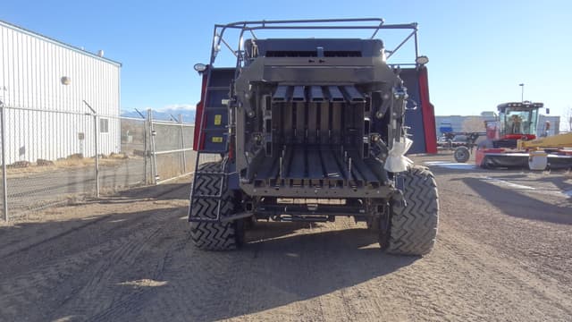 Image of Massey Ferguson LB2234 equipment image 2