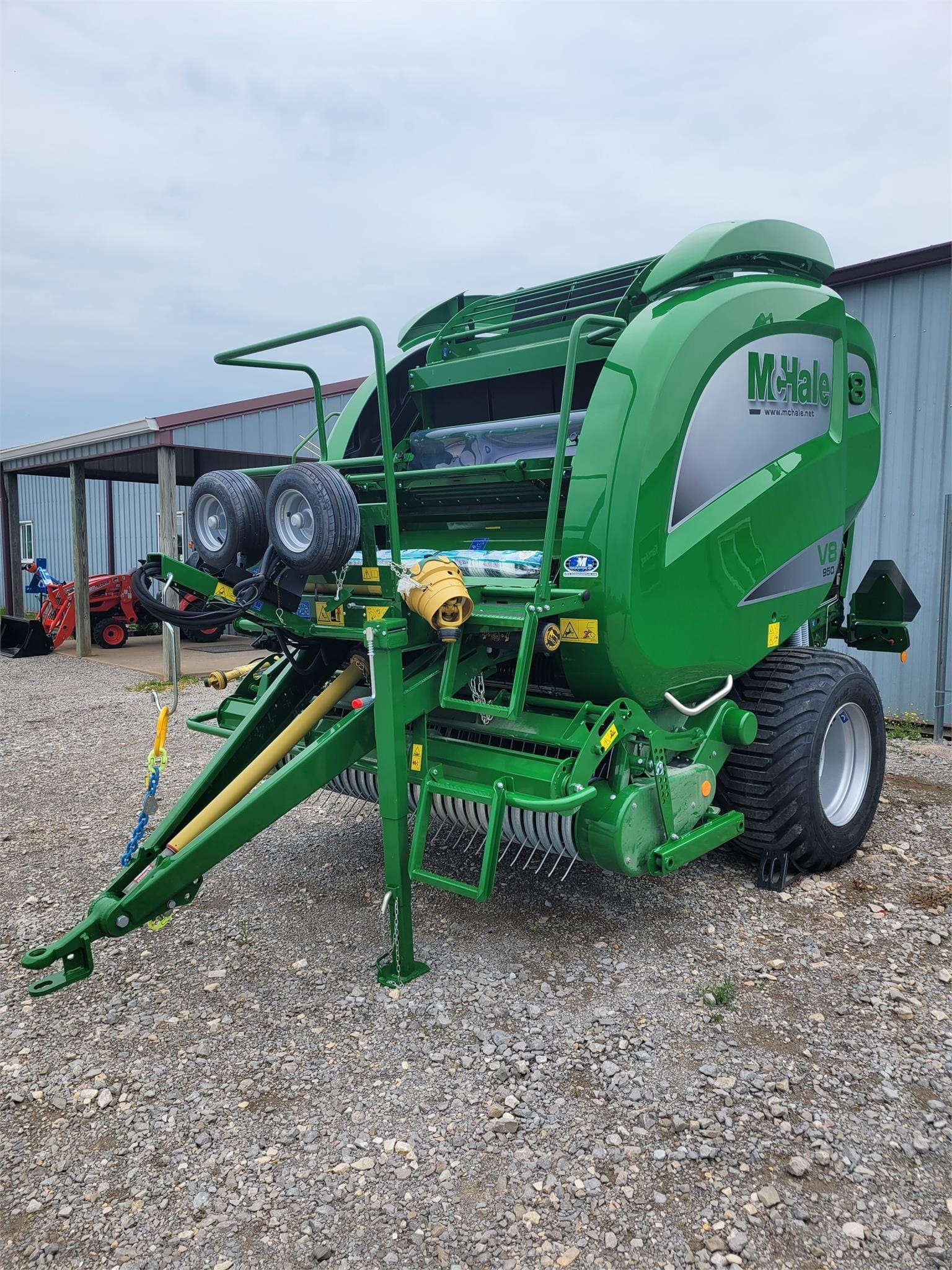 2025 McHale V8 950 Equipment Image0