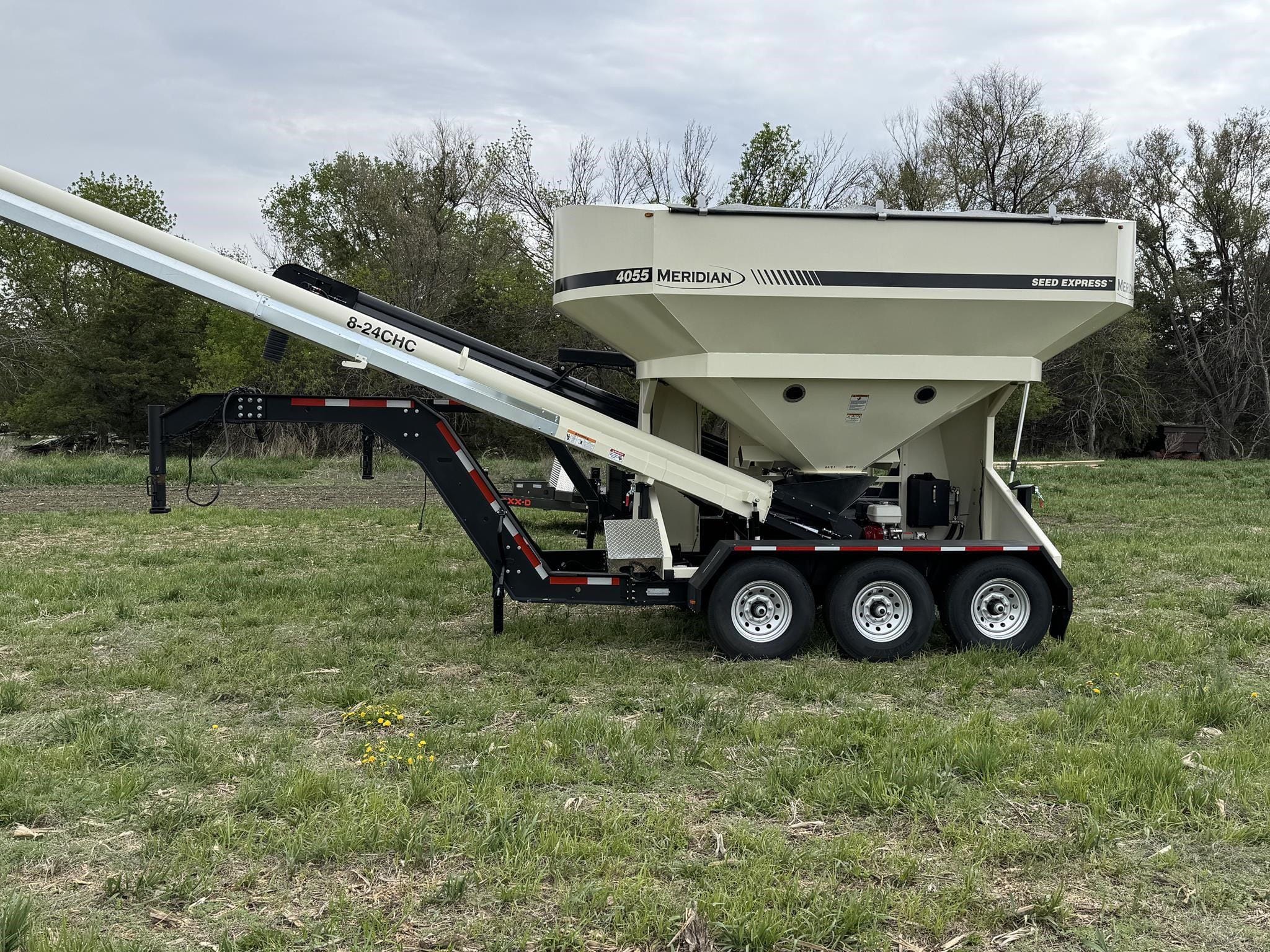 2025 Meridian 4055 Equipment Image0