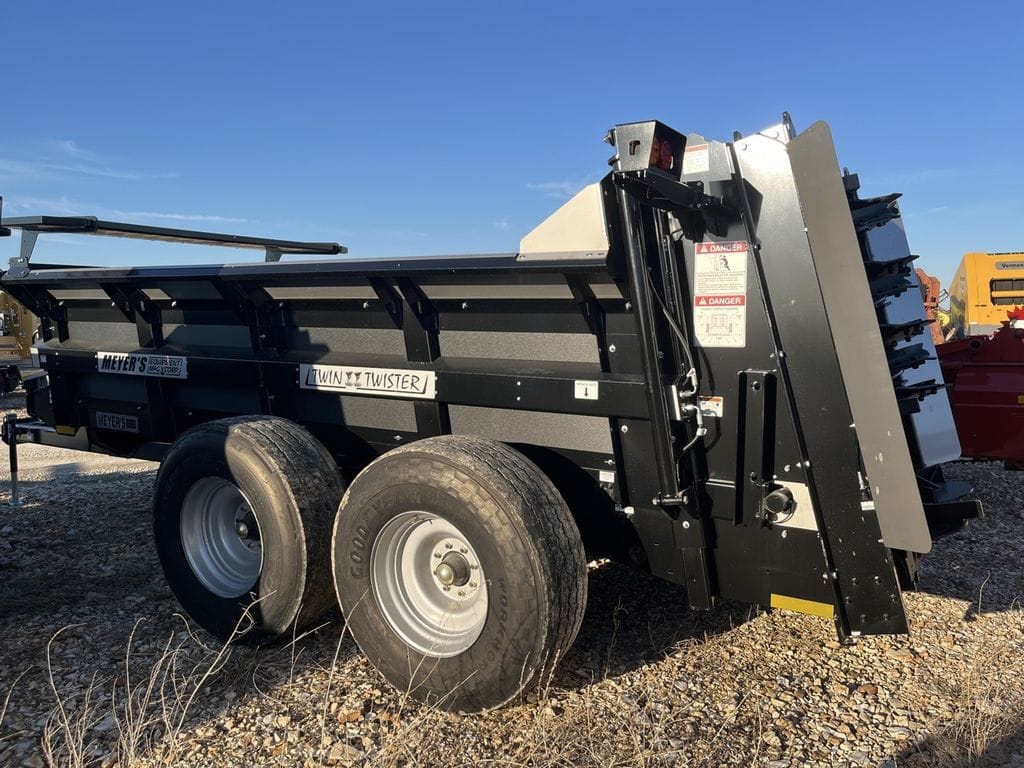 2025 Meyer's VB235 Equipment Image0