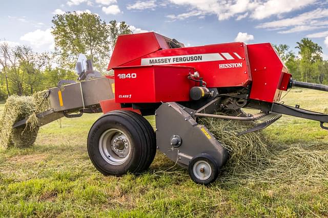 Image of Massey Ferguson 1842S equipment image 3