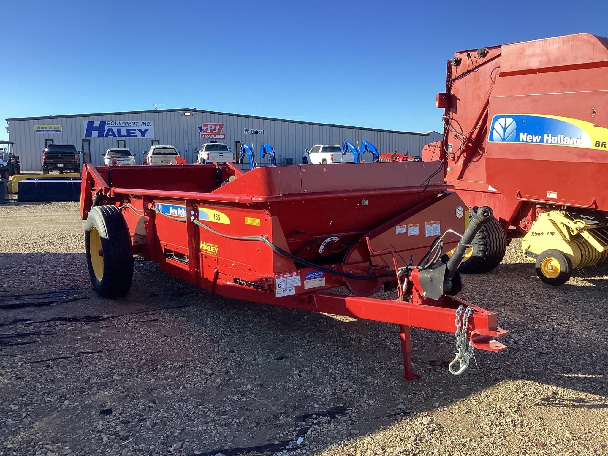 2025 New Holland 165 Equipment Image0