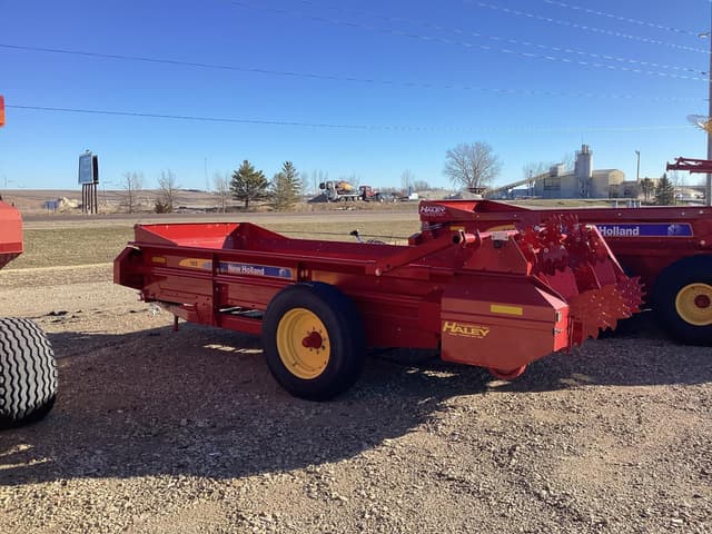 Image of New Holland 165 equipment image 3