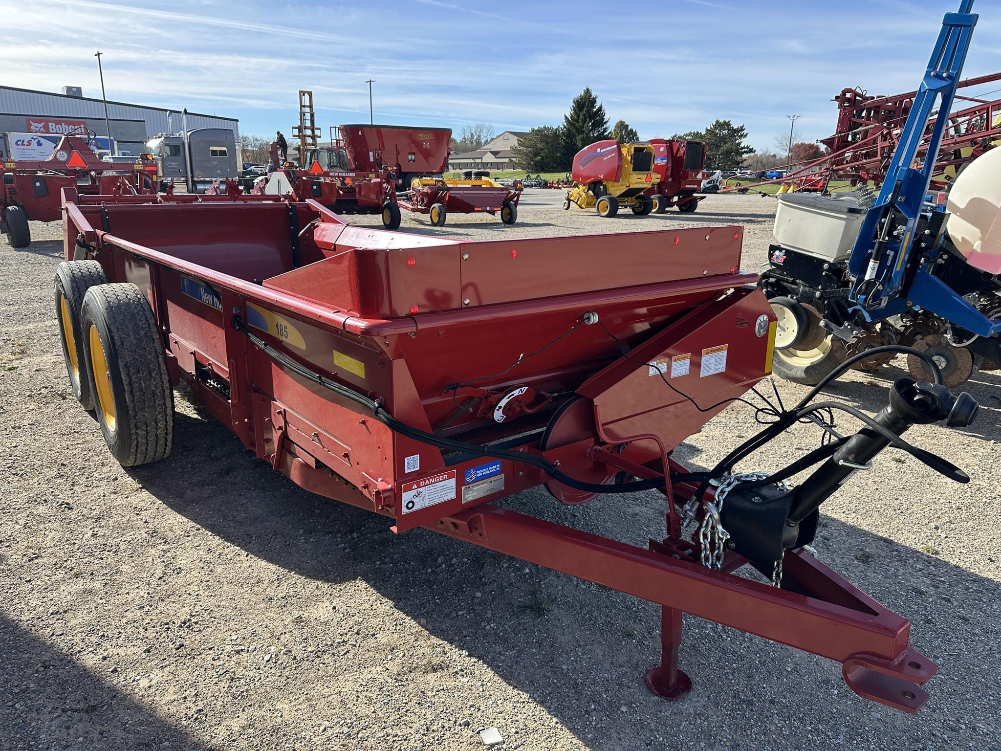 2025 New Holland 185 Equipment Image0