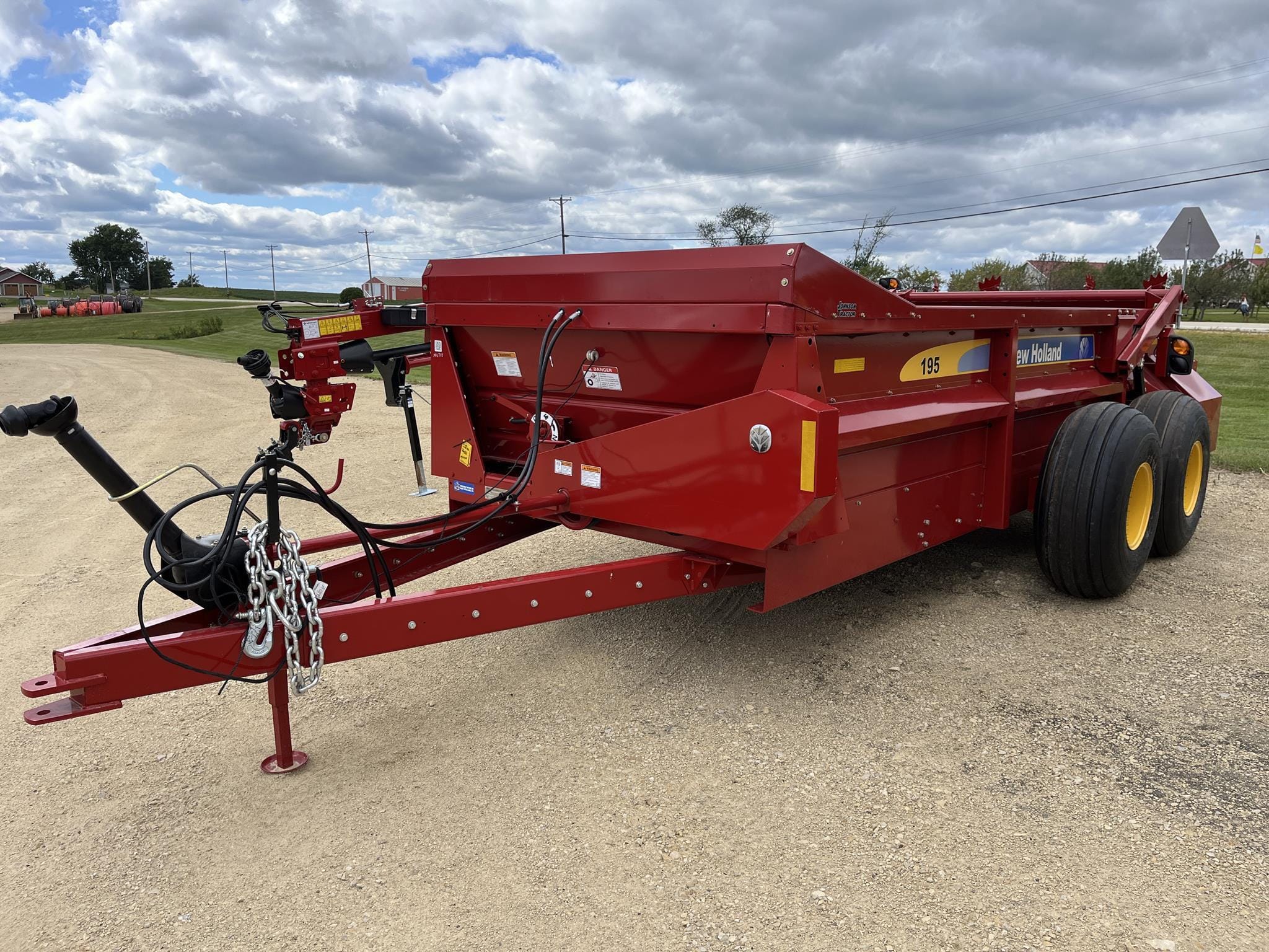 2025 New Holland 195 Equipment Image0