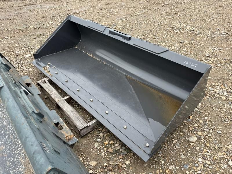 Image of New Holland 84" Low Profile Bucket Image 0