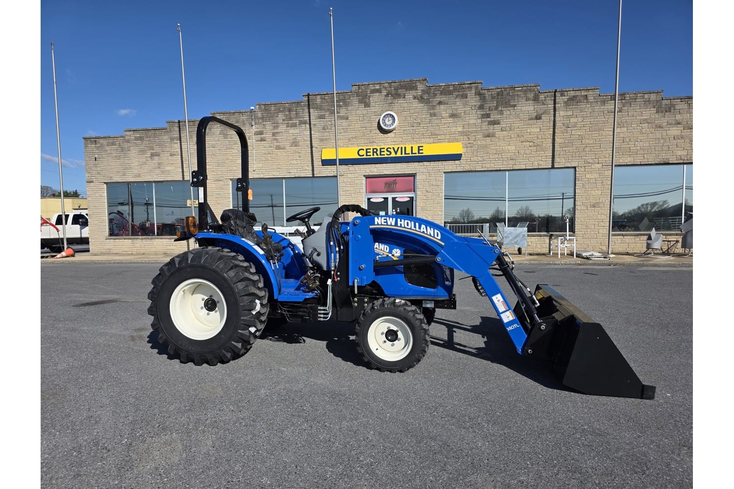 2025 New Holland Workmaster 35 Equipment Image0
