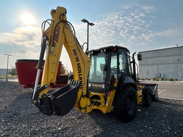 Image of New Holland B110 equipment image 3