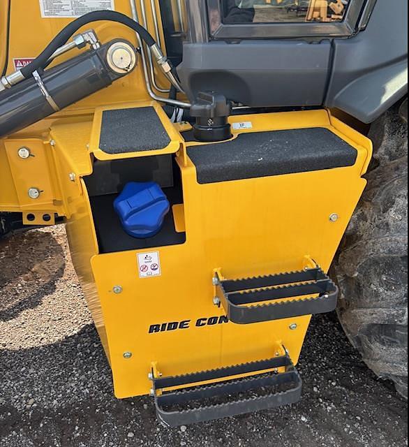 Image of New Holland B95D equipment image 3