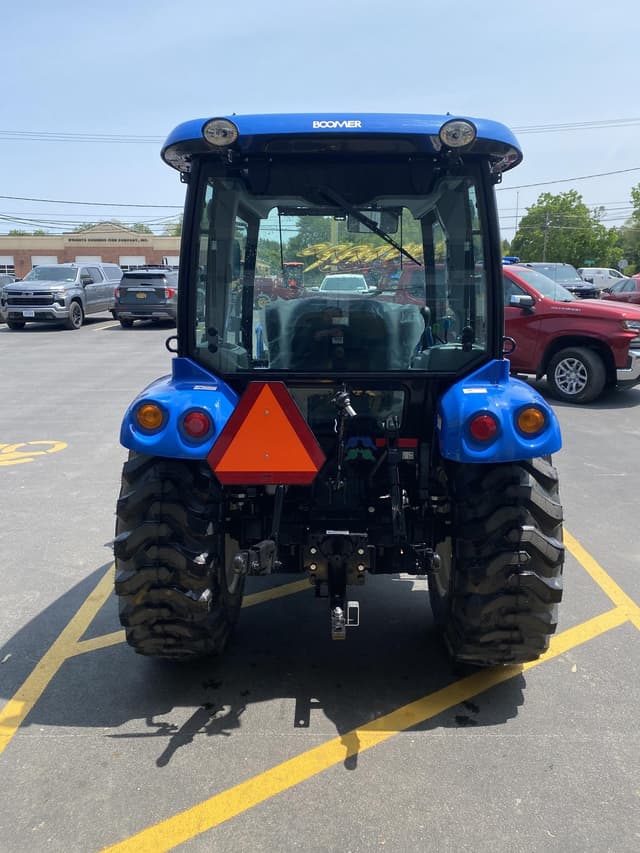 Image of New Holland Boomer 40 equipment image 4