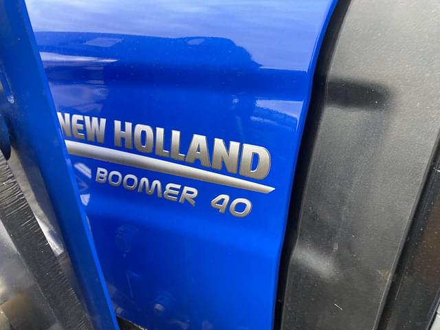 Image of New Holland Boomer 40 equipment image 2