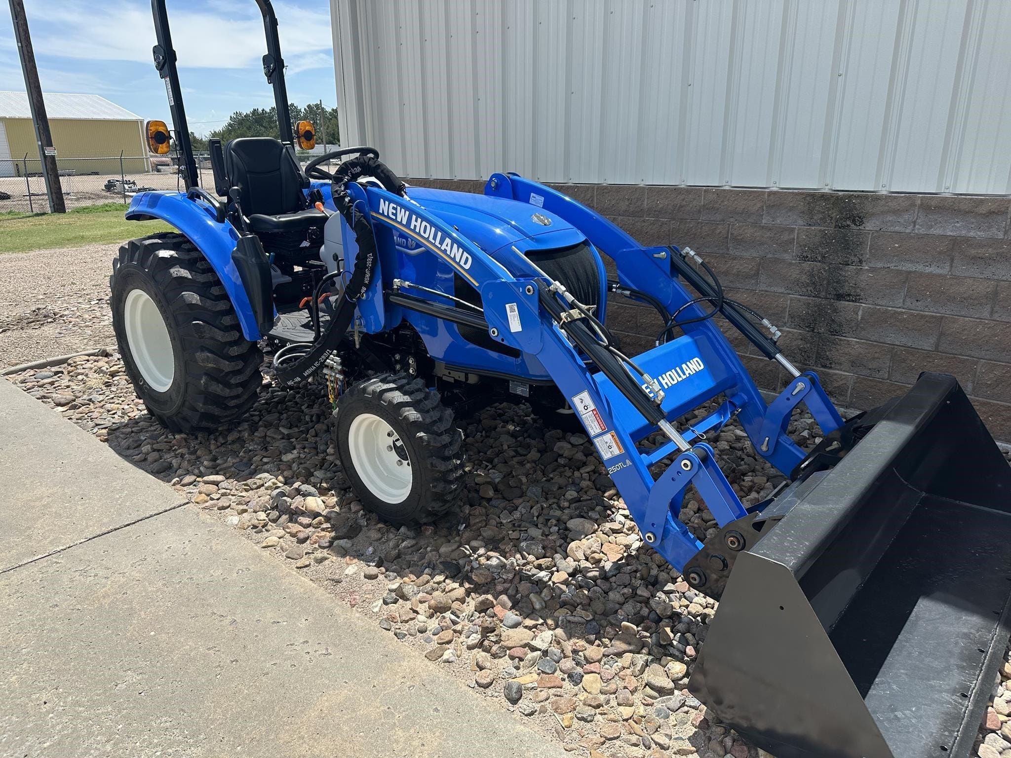 Main image New Holland Boomer 40