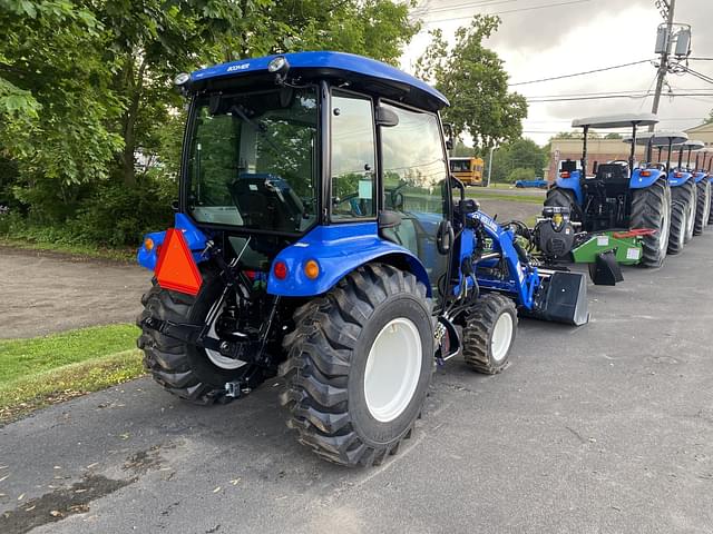 Image of New Holland Boomer 40 equipment image 2