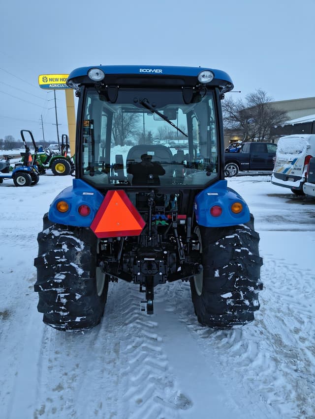 Image of New Holland Boomer 45 equipment image 4