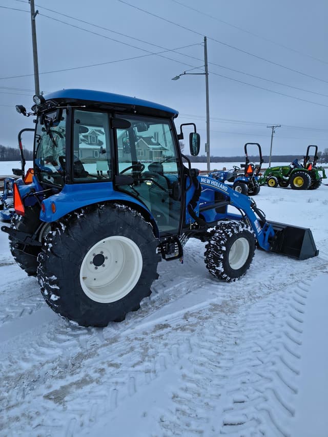 Image of New Holland Boomer 45 equipment image 3