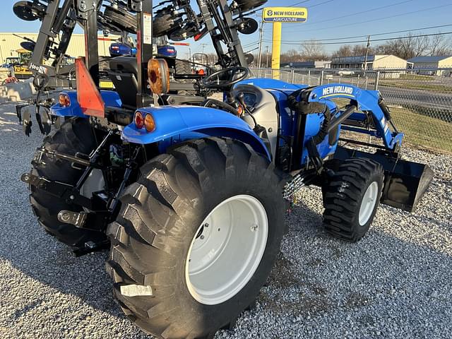 Image of New Holland Boomer 45 equipment image 2