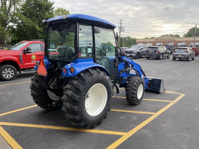 Image of New Holland Boomer 50 equipment image 2