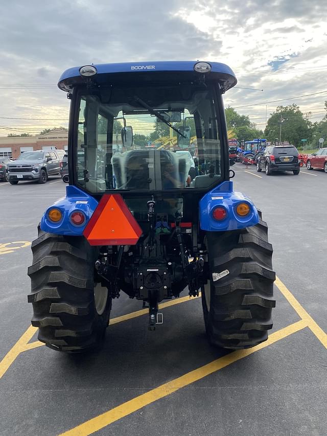 Image of New Holland Boomer 50 equipment image 4