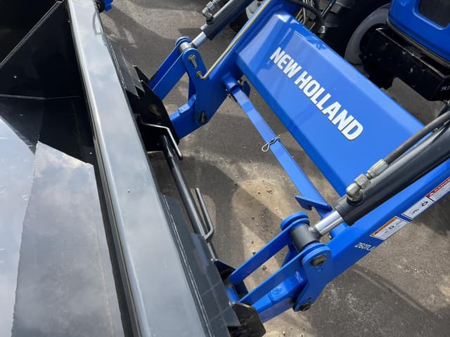 Image of New Holland Boomer 55 equipment image 1