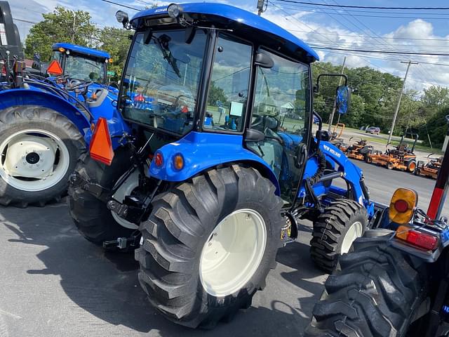 Image of New Holland Boomer 55 equipment image 2